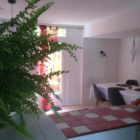Parc Parking Apartment *
